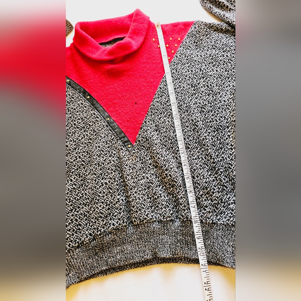Vintage 80s Red & Black Batwing Sweater - Picture 12 of 13
